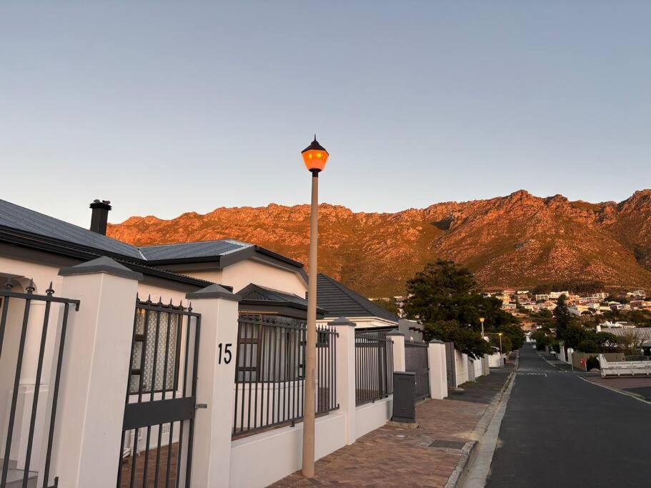 Appartement Mountain Views, Walks, Heart Of Old Village Gordonʼs Bay