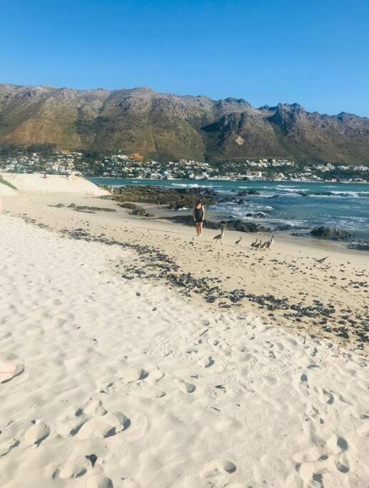 Mountain Views, Walks, Heart Of Old Village Apartment Gordons Bay