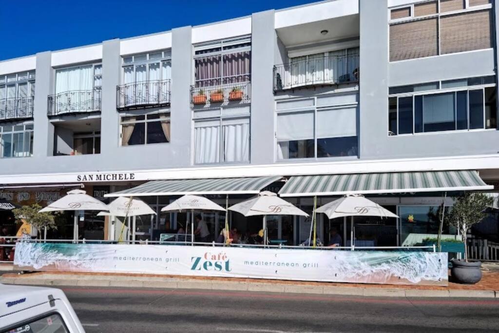 Apartment Mountain Views, Walks, Heart Of Old Village Gordons Bay