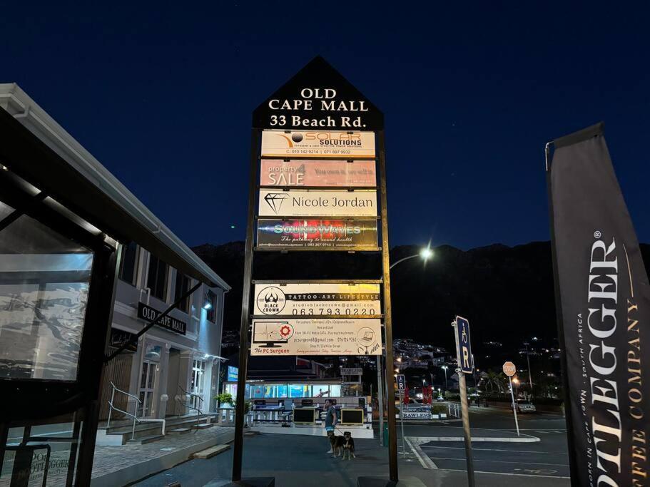 Mountain Views, Walks, Heart Of Old Village Apartment *