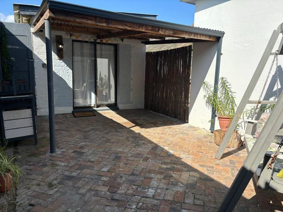 Mountain Views, Walks, Heart Of Old Village Gordons Bay
